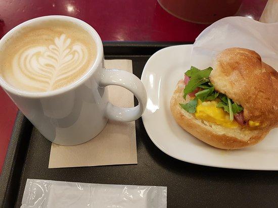 Cafe Veloce Nishishinjuku